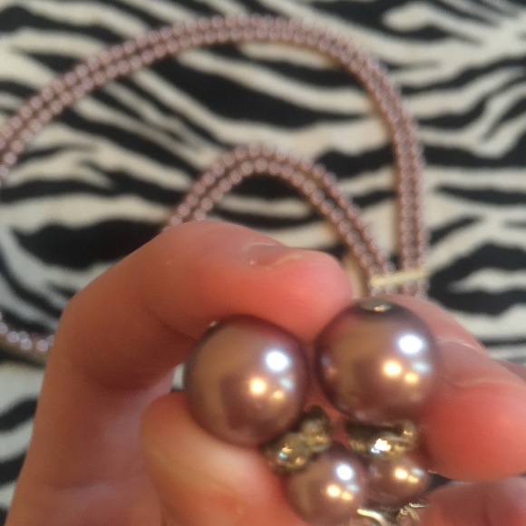 *Free with purchase* Rose & silvertone faux pearl - Picture 5 of 6